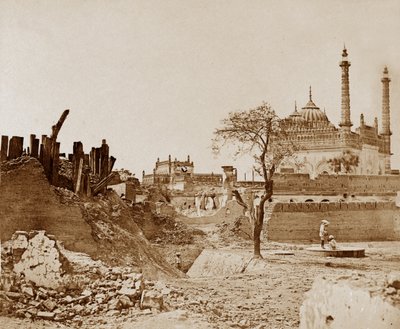 The Battery near the Begum Kotee, Lucknow by Felice Beato